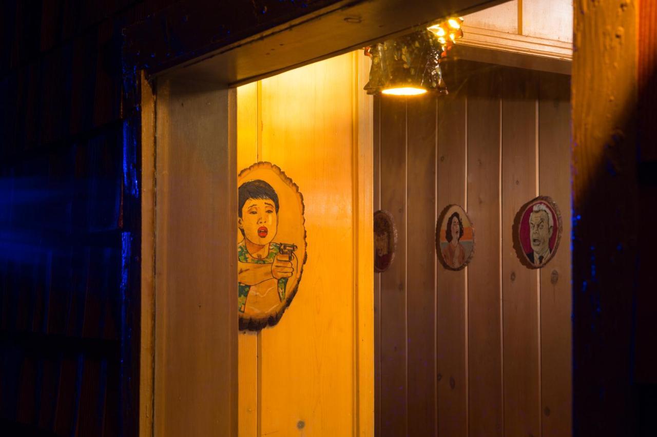 Hicksville Pines Chalets & Motel Idyllwild Bagian luar foto