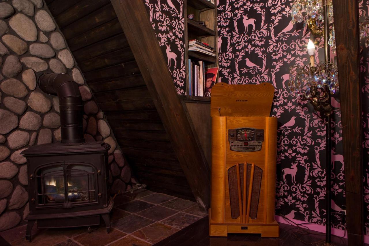 Hicksville Pines Chalets & Motel Idyllwild Bagian luar foto