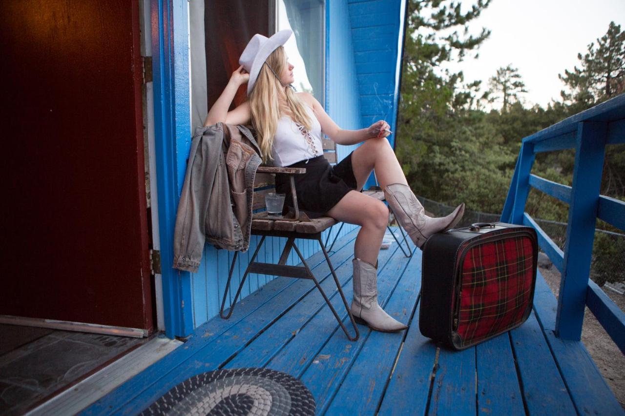 Hicksville Pines Chalets & Motel Idyllwild Bagian luar foto