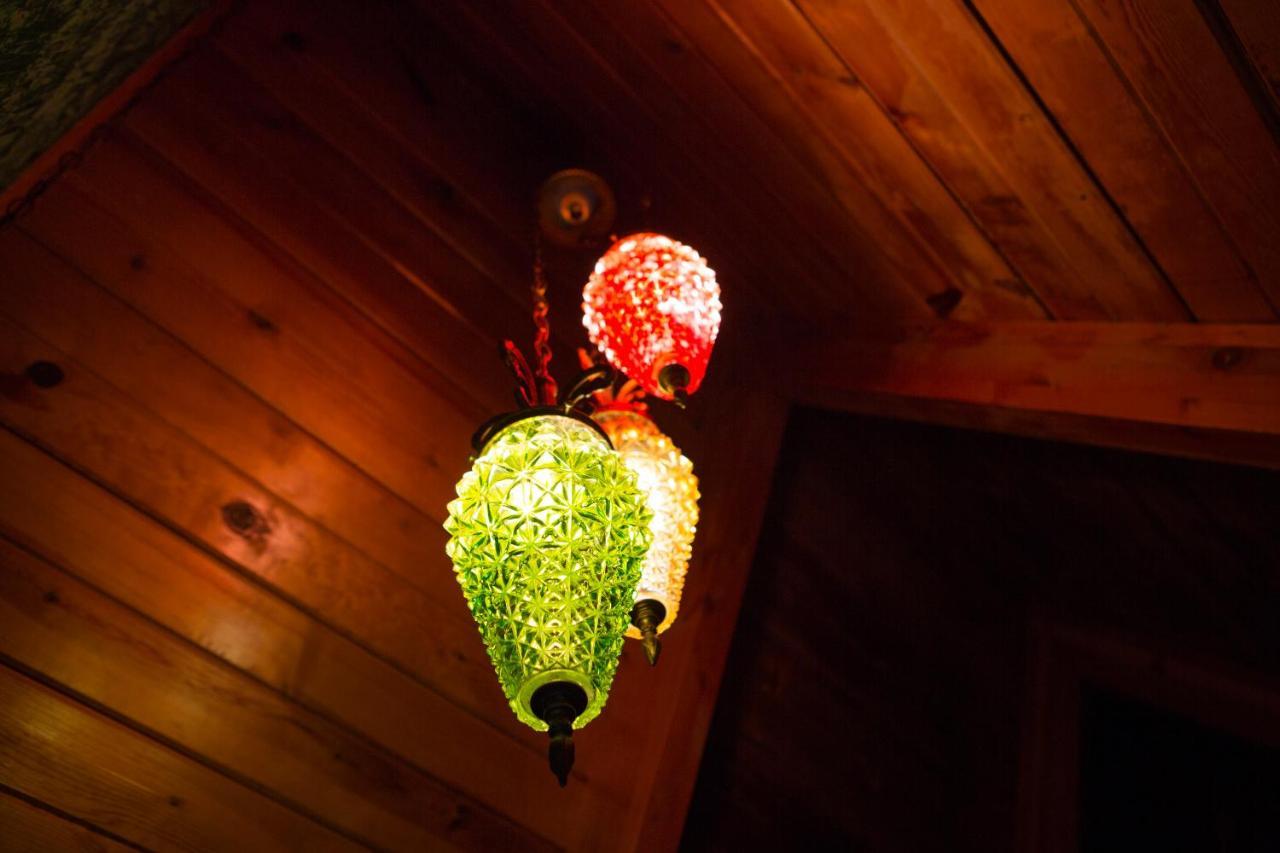 Hicksville Pines Chalets & Motel Idyllwild Bagian luar foto